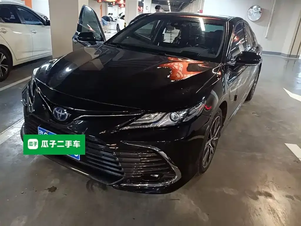 Toyota Camry — фото 10
