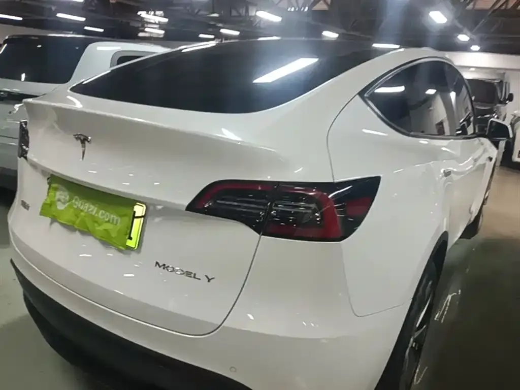 Tesla Model Y — фото 7