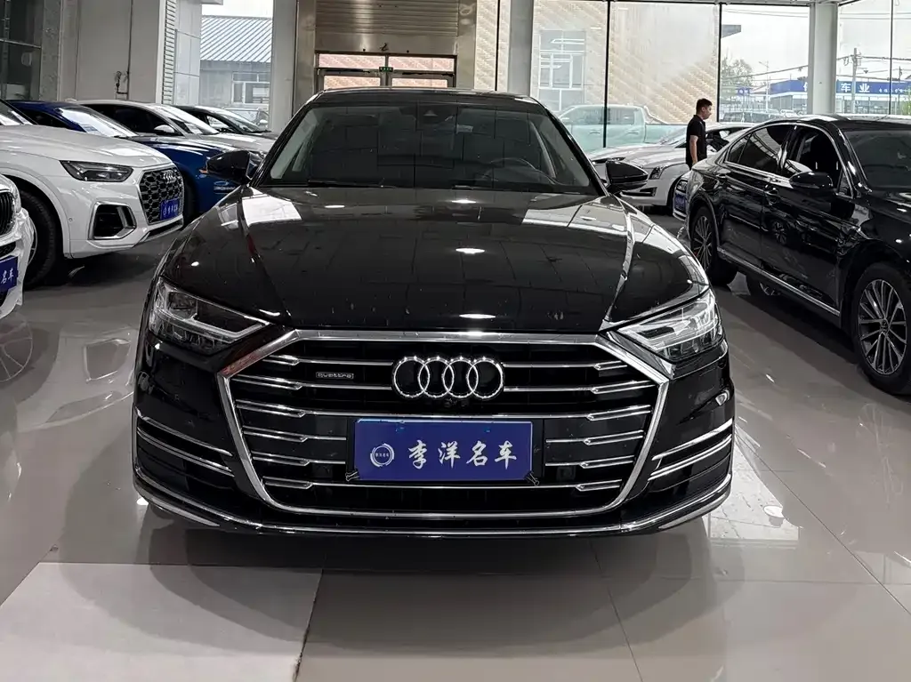 Audi A8 — фото 5