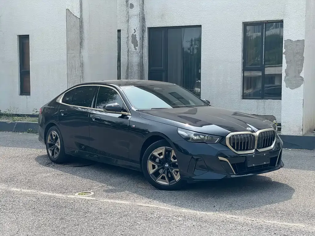 BMW 5 Series — фото 10