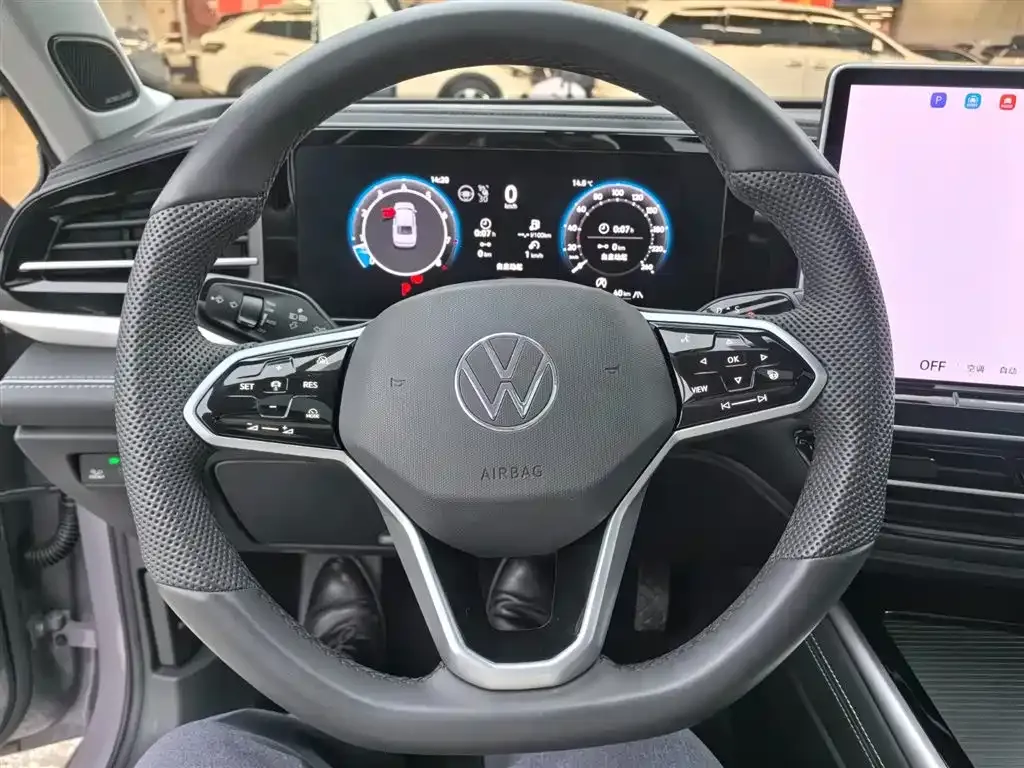 Volkswagen Passat — фото 4