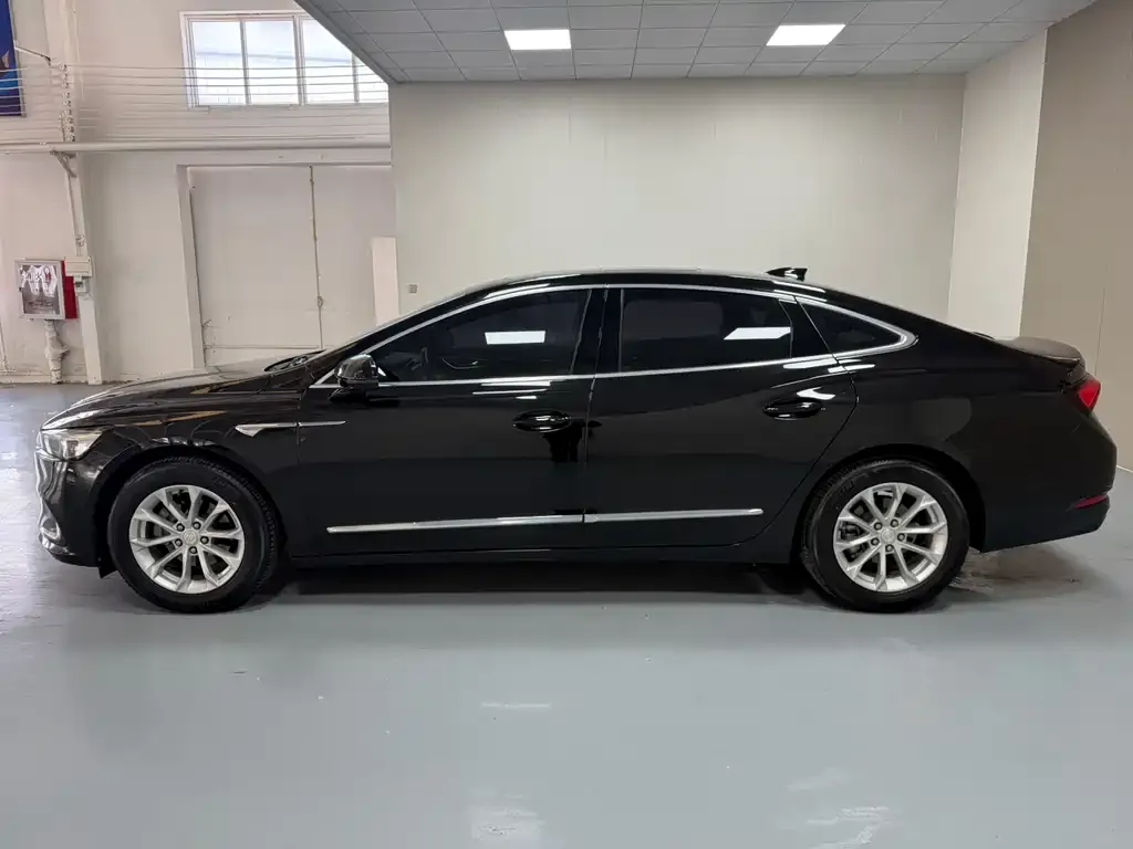 Buick LaCrosse 2023 из CN, фото 2