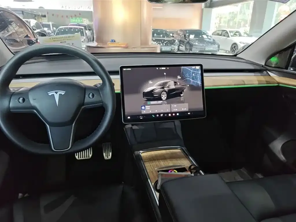 Tesla Model Y — фото 4