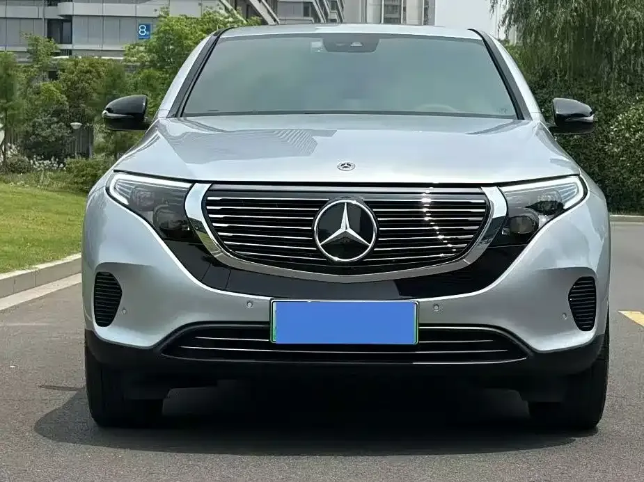 Mercedes-Benz EQC — фото 5