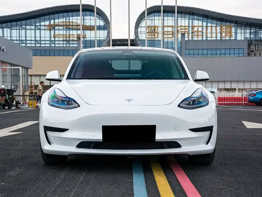 Tesla Model 3 — фото 7