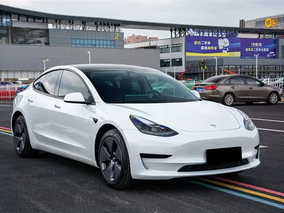 Tesla Model 3 — фото 5