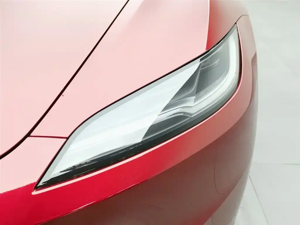 Tesla Model 3 — фото 2