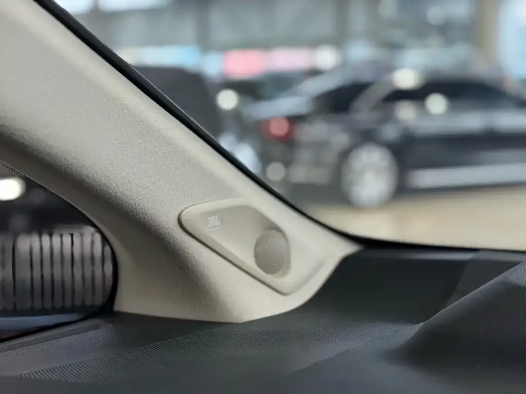 Toyota Vellfire — фото 4