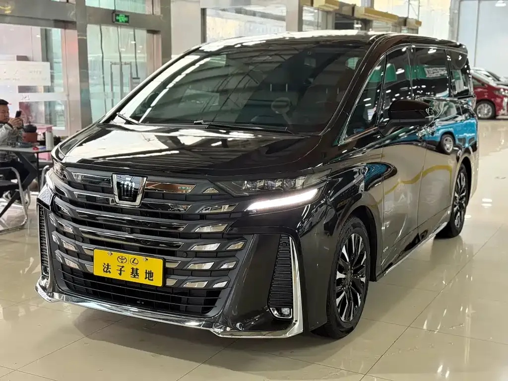 Toyota Vellfire — фото 10