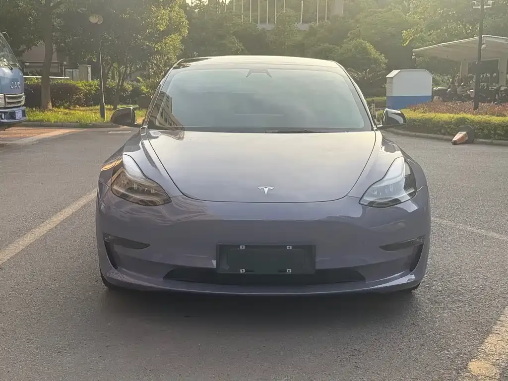 Tesla Model 3 — фото 5
