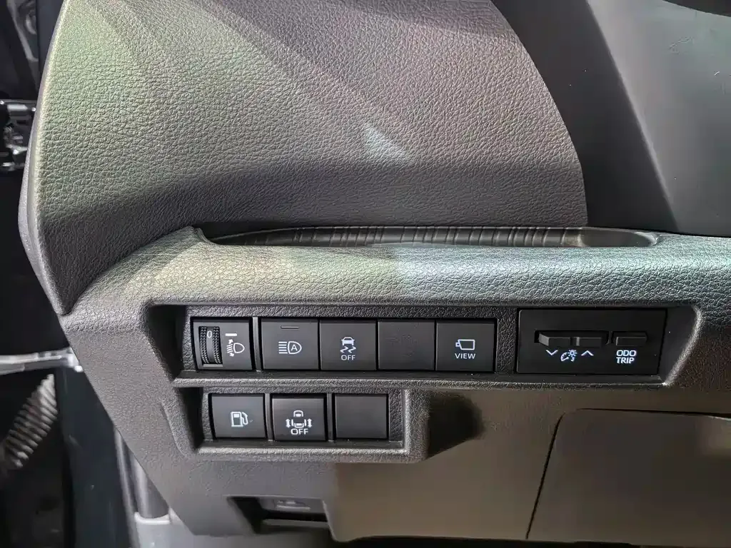 Toyota Sienna — фото 10