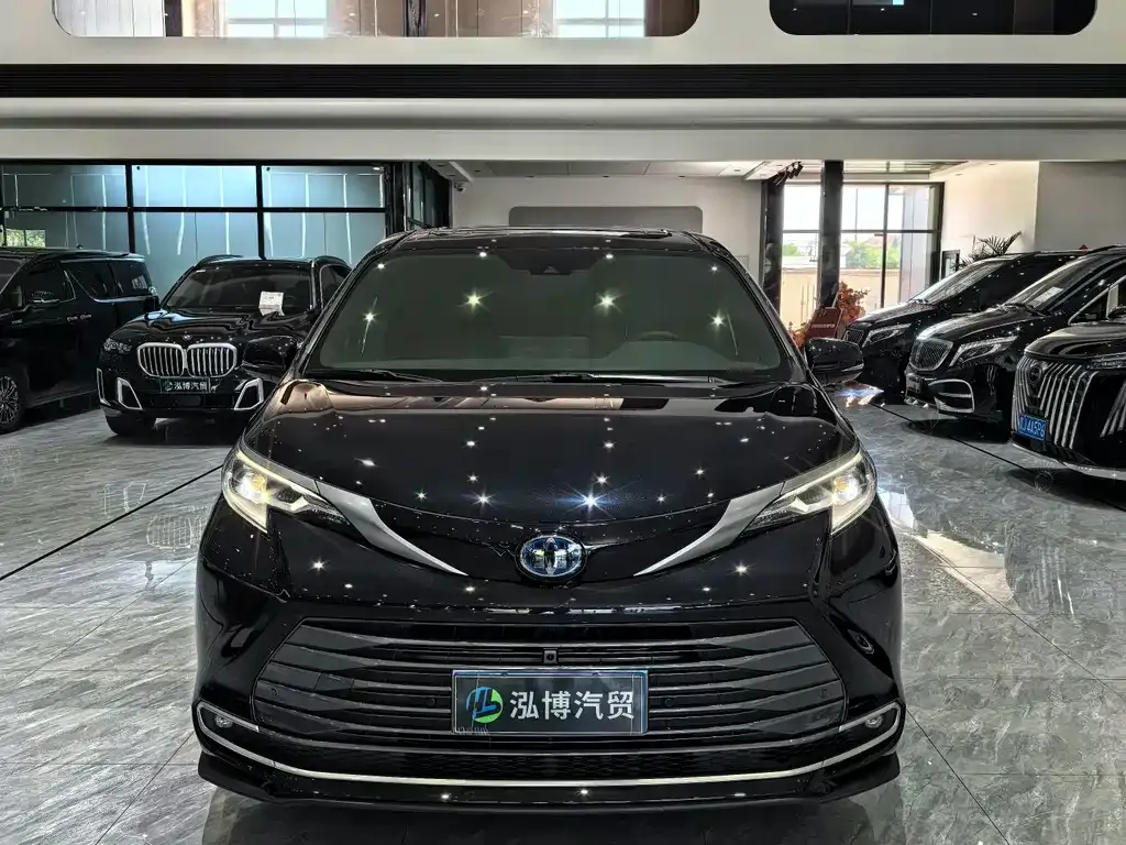 Toyota Sienna — фото 4