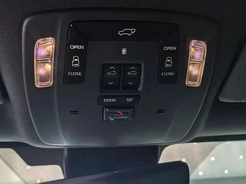 Toyota Sienna — фото 2