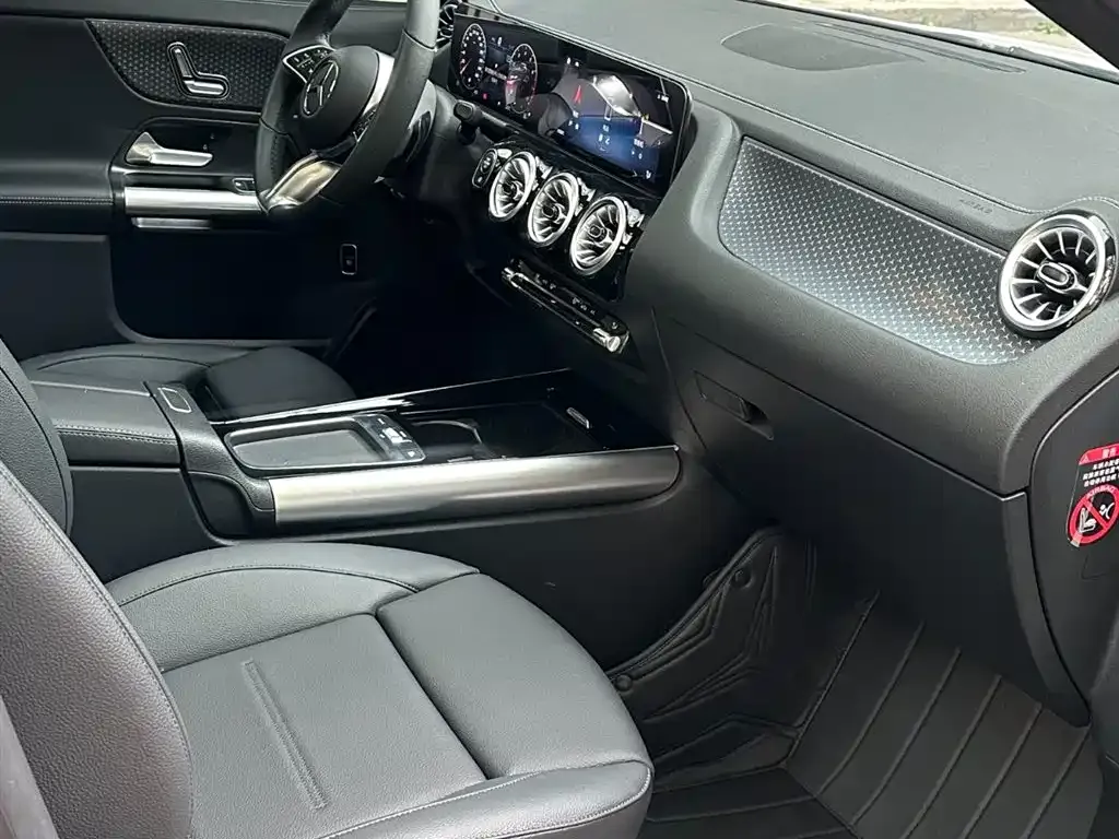 Mercedes-Benz GLA 2025 из CN, фото 2