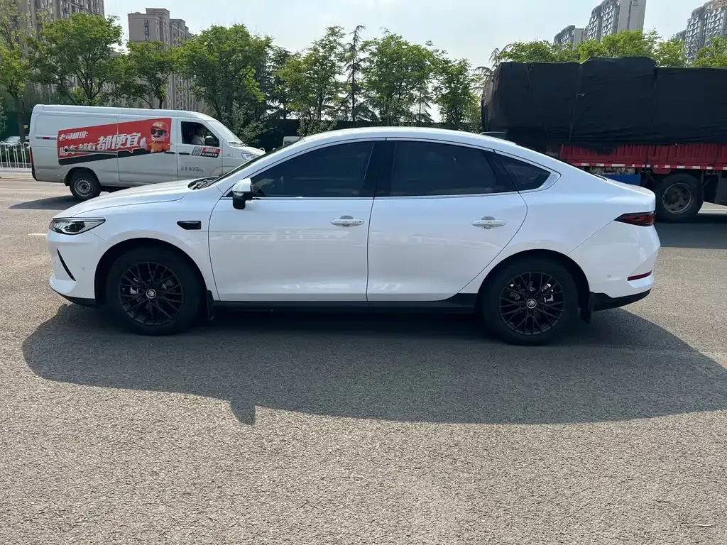 BYD Qin PLUS — фото 9