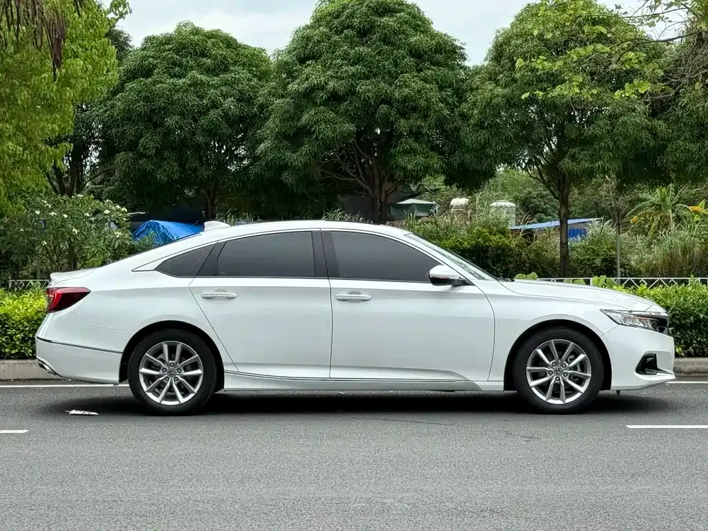 Honda Accord — фото 4