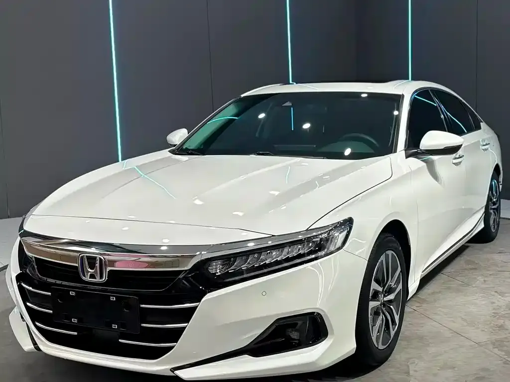 Honda Accord — фото 1