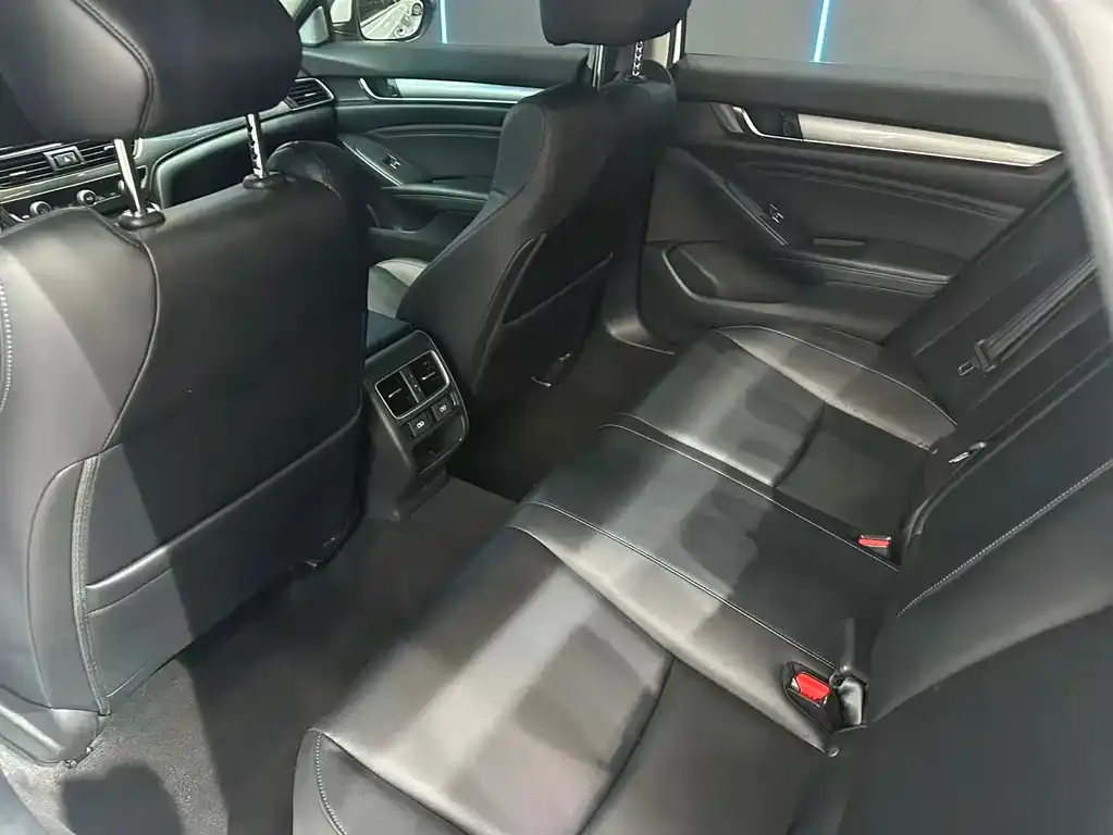 Honda Accord — фото 4