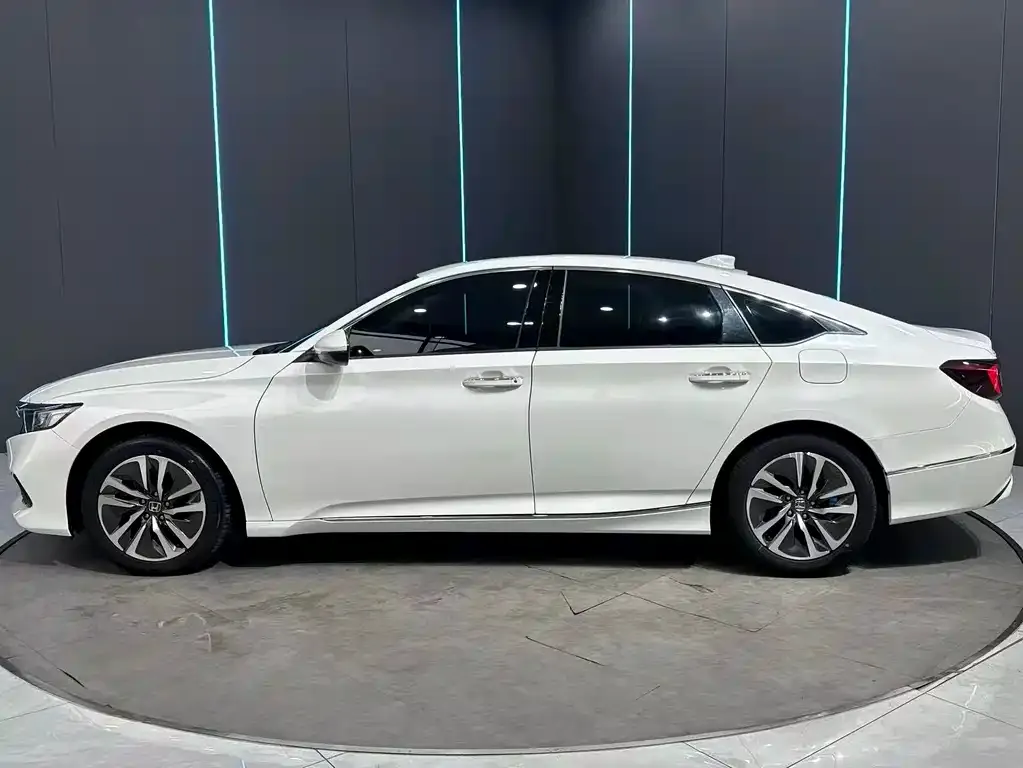 Honda Accord — фото 3