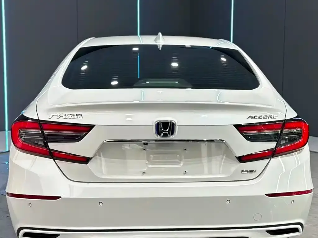 Honda Accord — фото 7