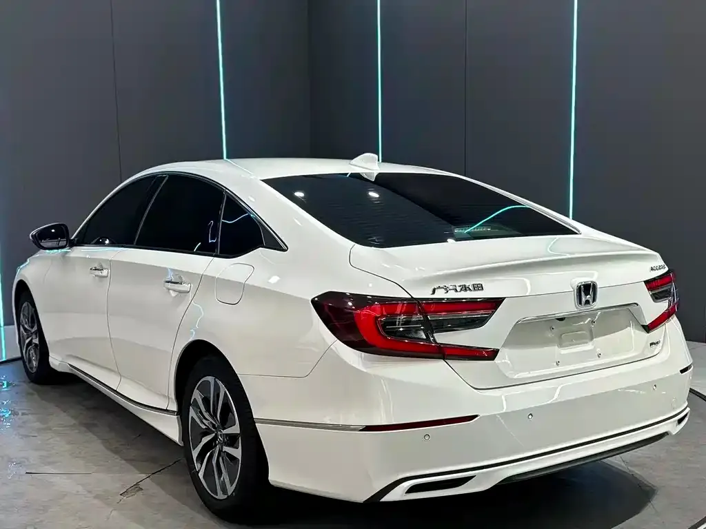 Honda Accord — фото 6