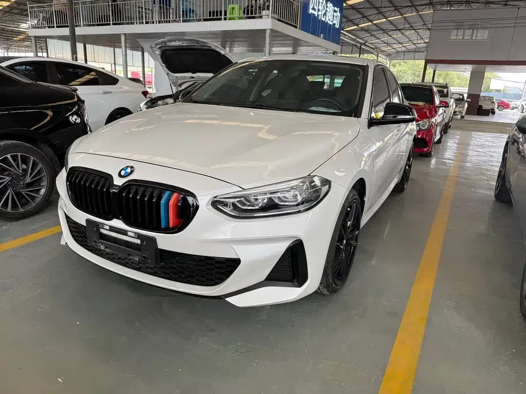 BMW 1 Series — фото 1