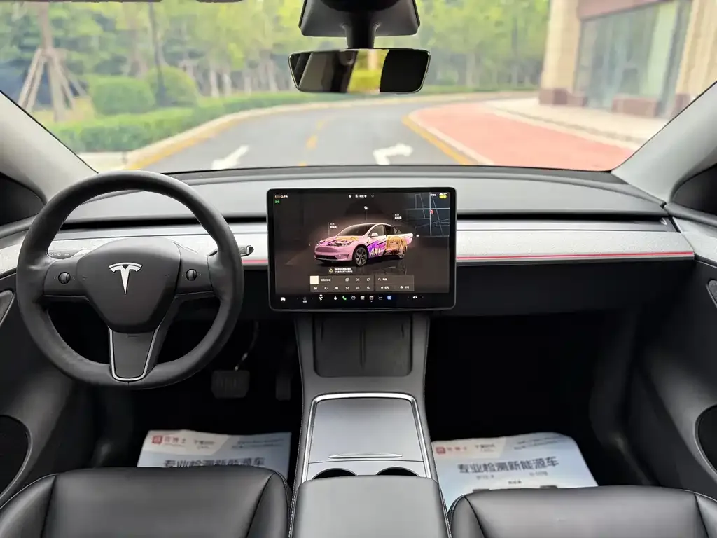 Tesla Model Y — фото 2