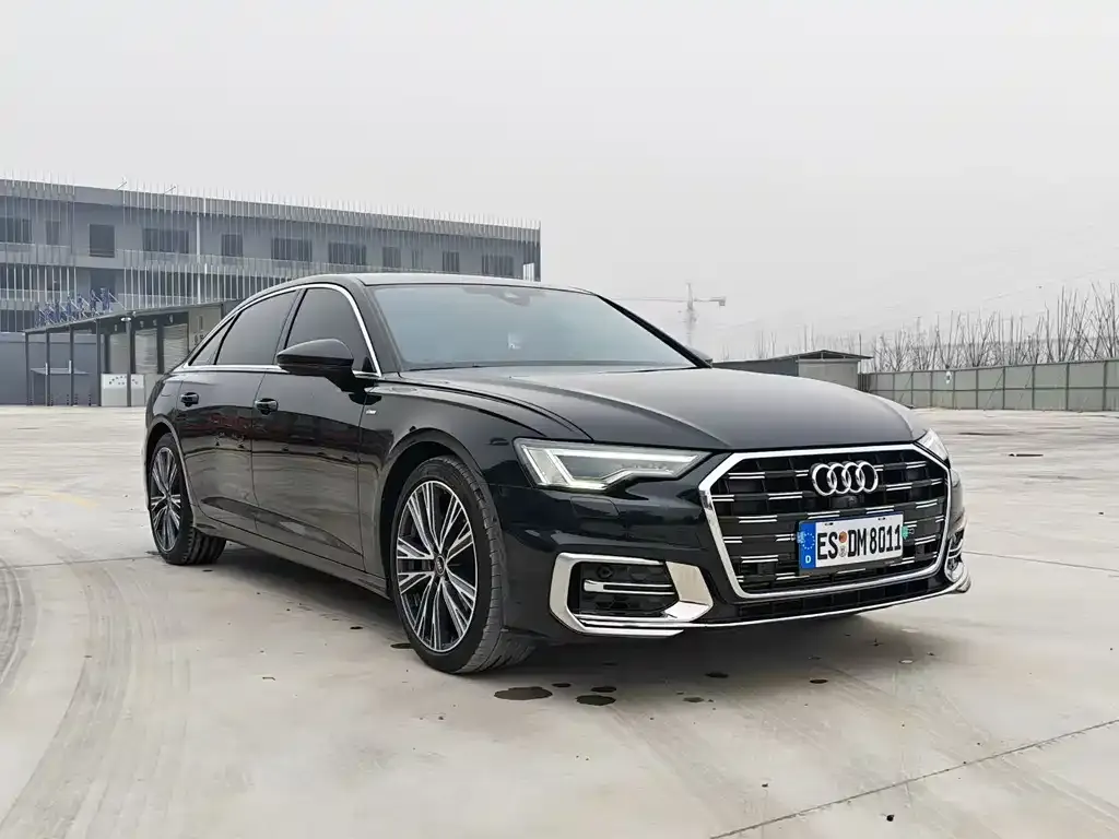 Audi A6L — фото 1