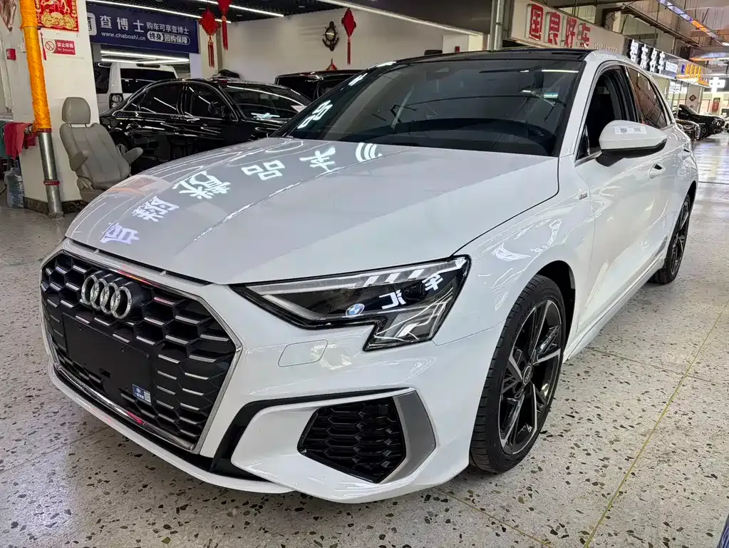 Audi A3 — фото 1