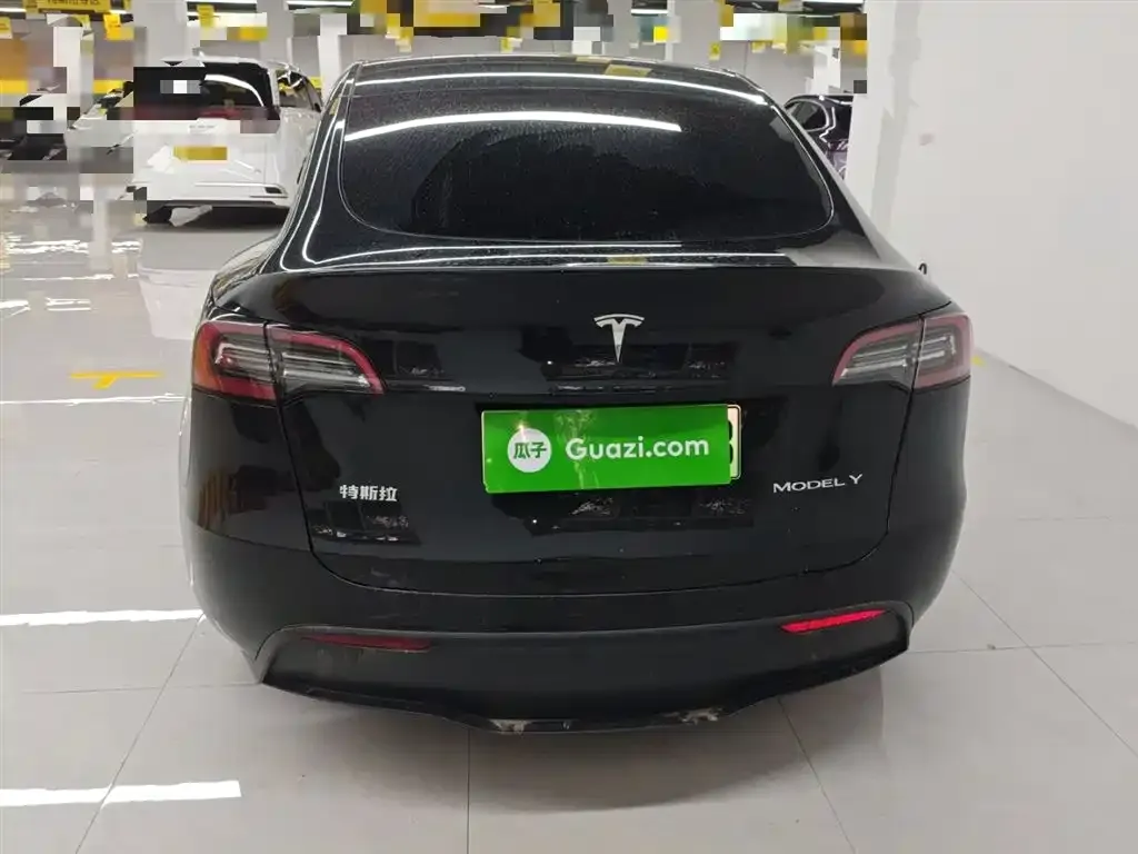 Tesla Model Y — фото 9