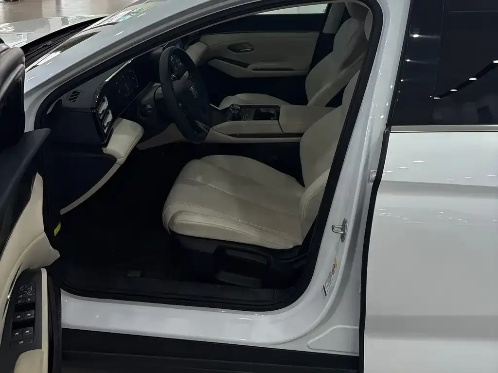 BYD Qin L 2024 из CN, фото 2