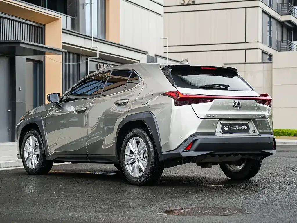 Lexus UX — фото 4
