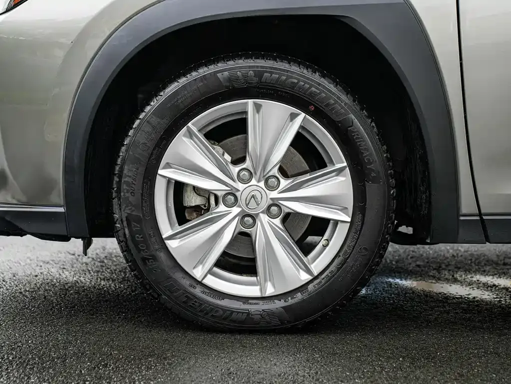 Lexus UX — фото 8