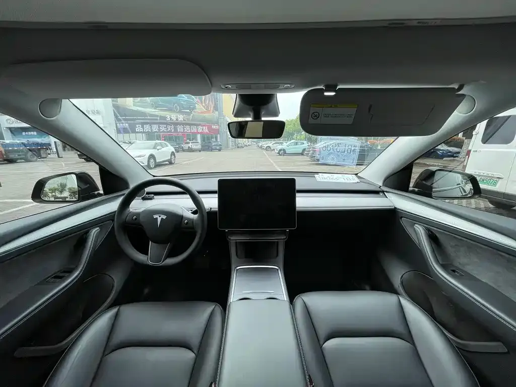 Tesla Model Y — фото 8