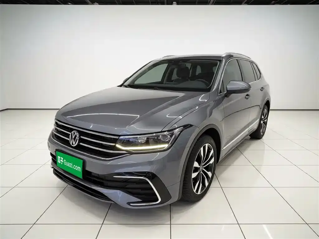 Volkswagen Tiguan L — фото 1