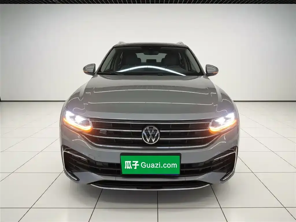 Volkswagen Tiguan L — фото 3