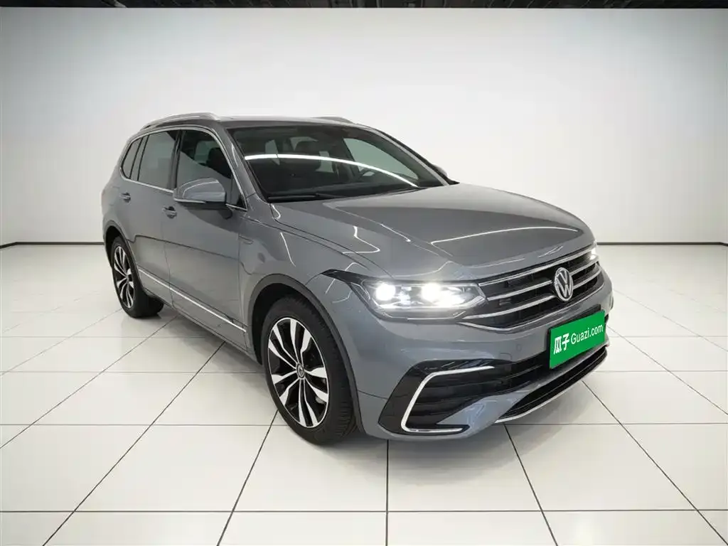Volkswagen Tiguan L — фото 7
