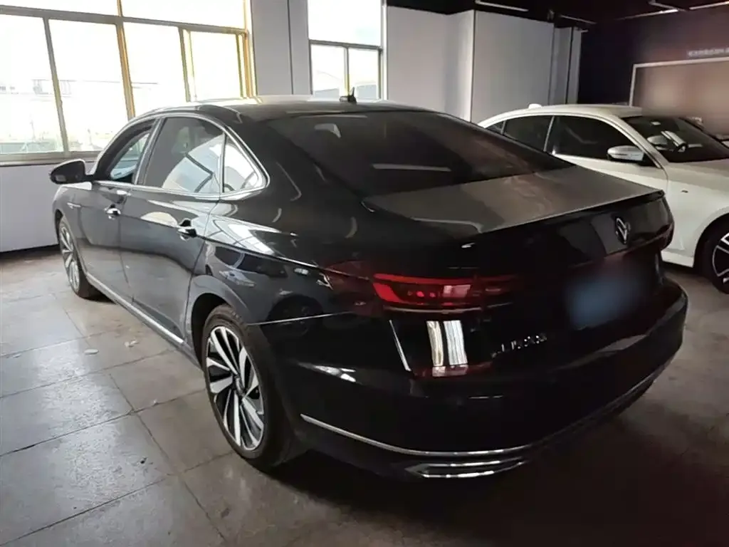Volkswagen Passat — фото 2