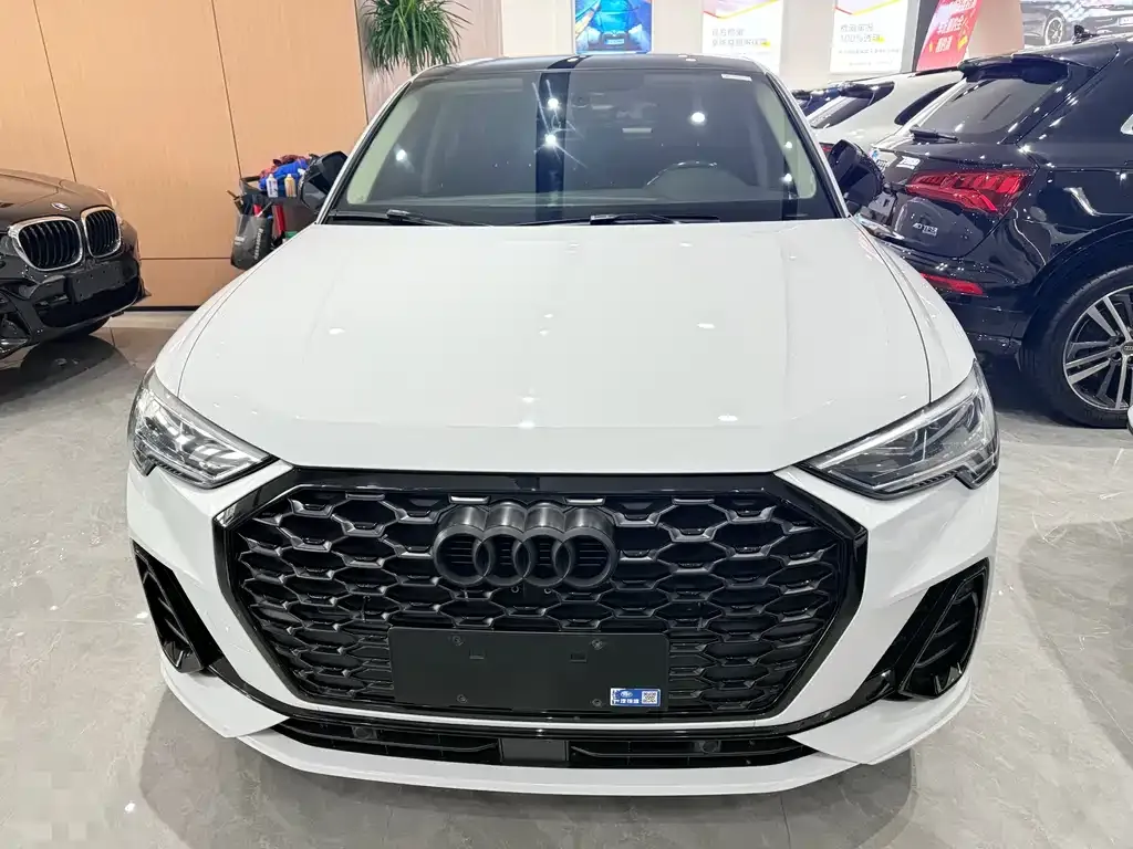 Audi Q3 Sportback — фото 4