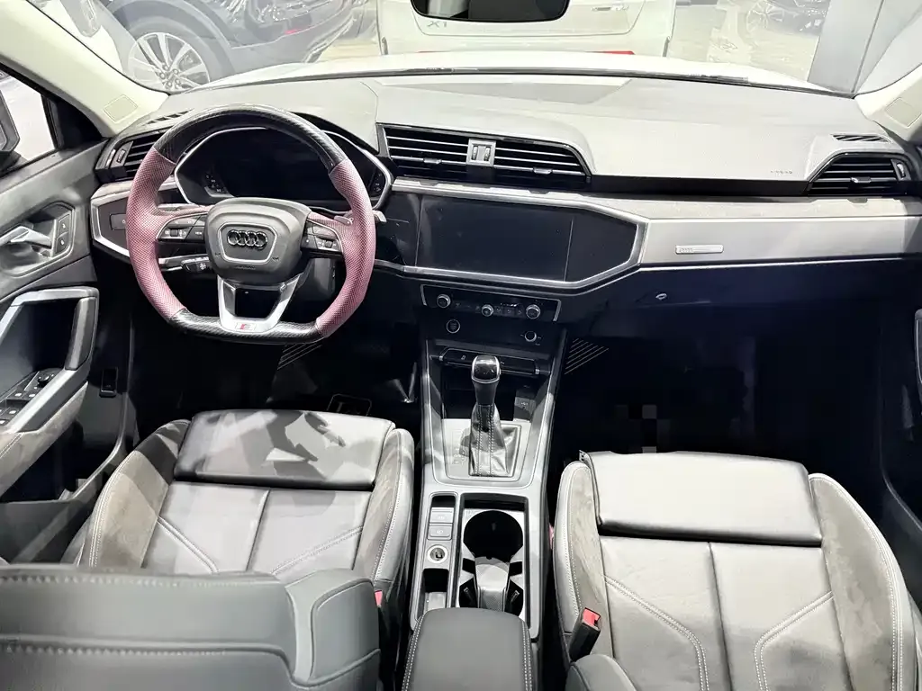 Audi Q3 Sportback — фото 8