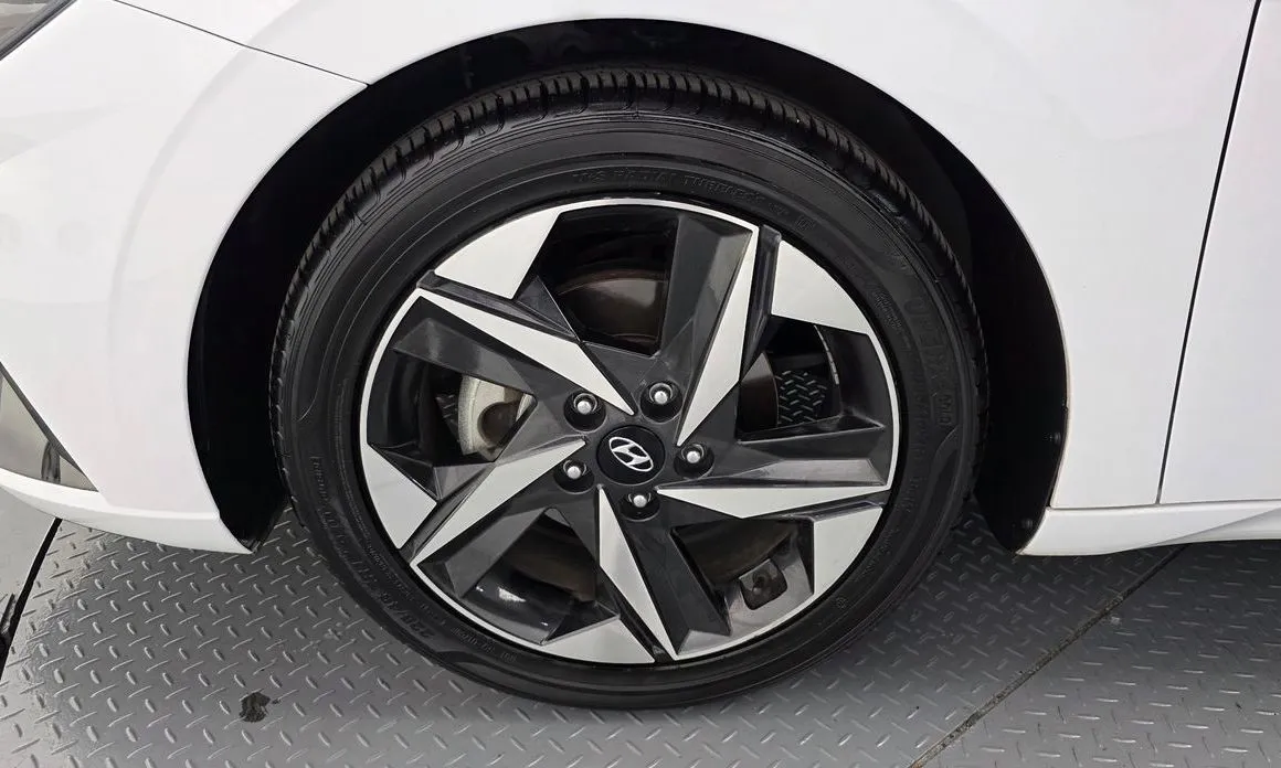 Hyundai AVANTE — фото 9