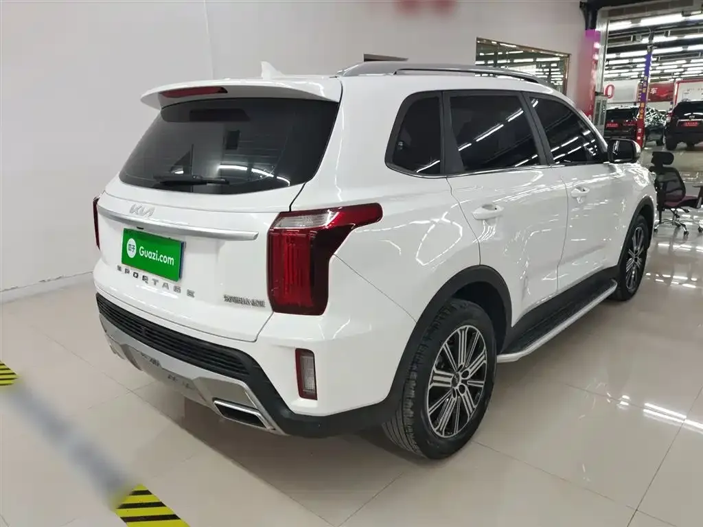 Kia Sportage 2023 из CN, фото 9