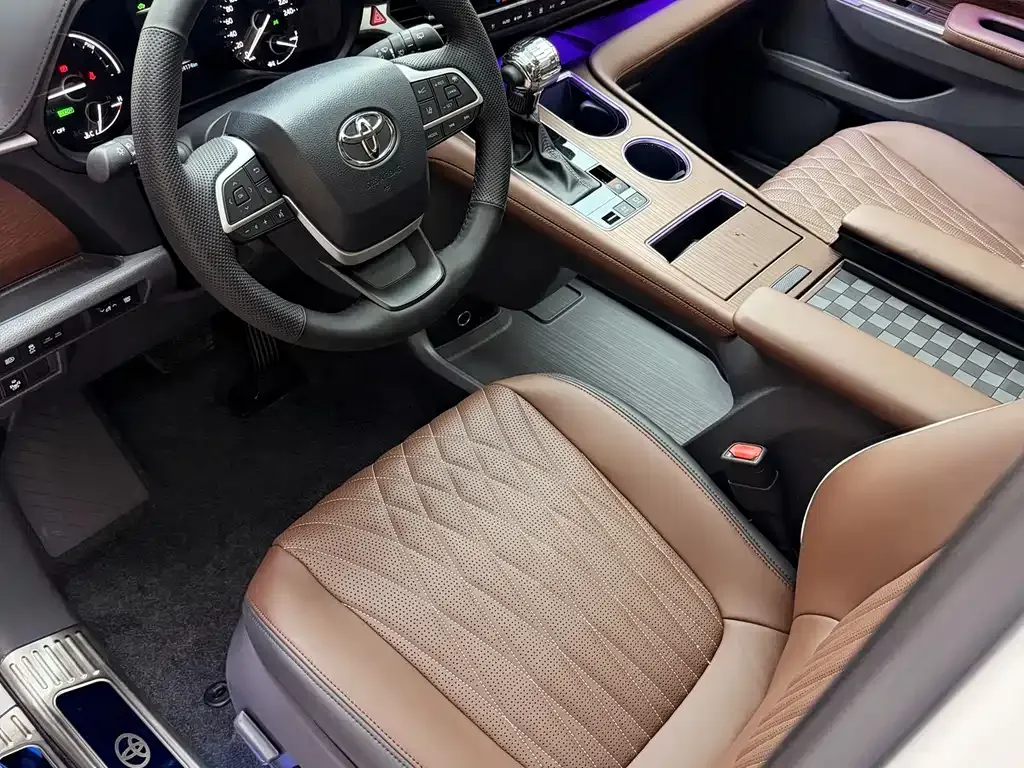 Toyota Sienna — фото 9