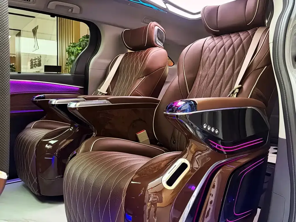 Toyota Sienna — фото 4