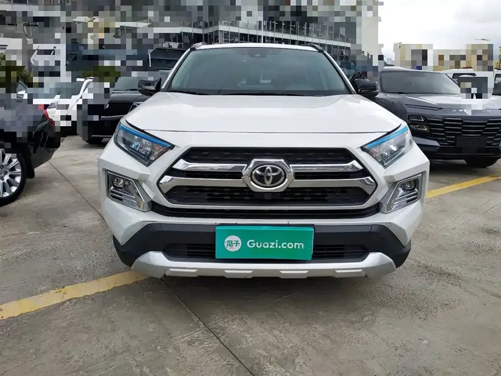 Toyota RAV4 — фото 3
