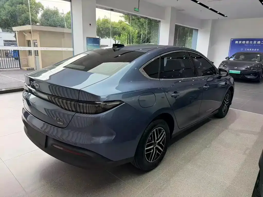 BYD Seal 05 DM-i — фото 5
