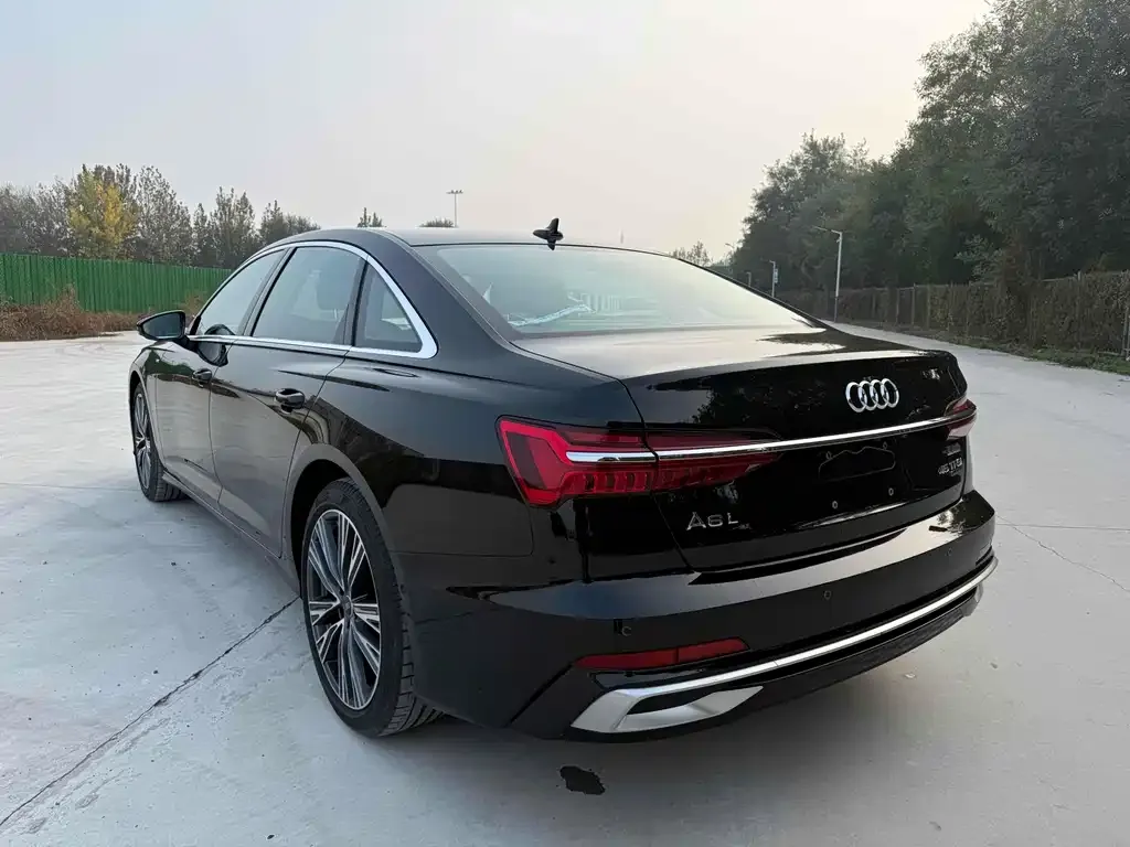 Audi A6L — фото 5