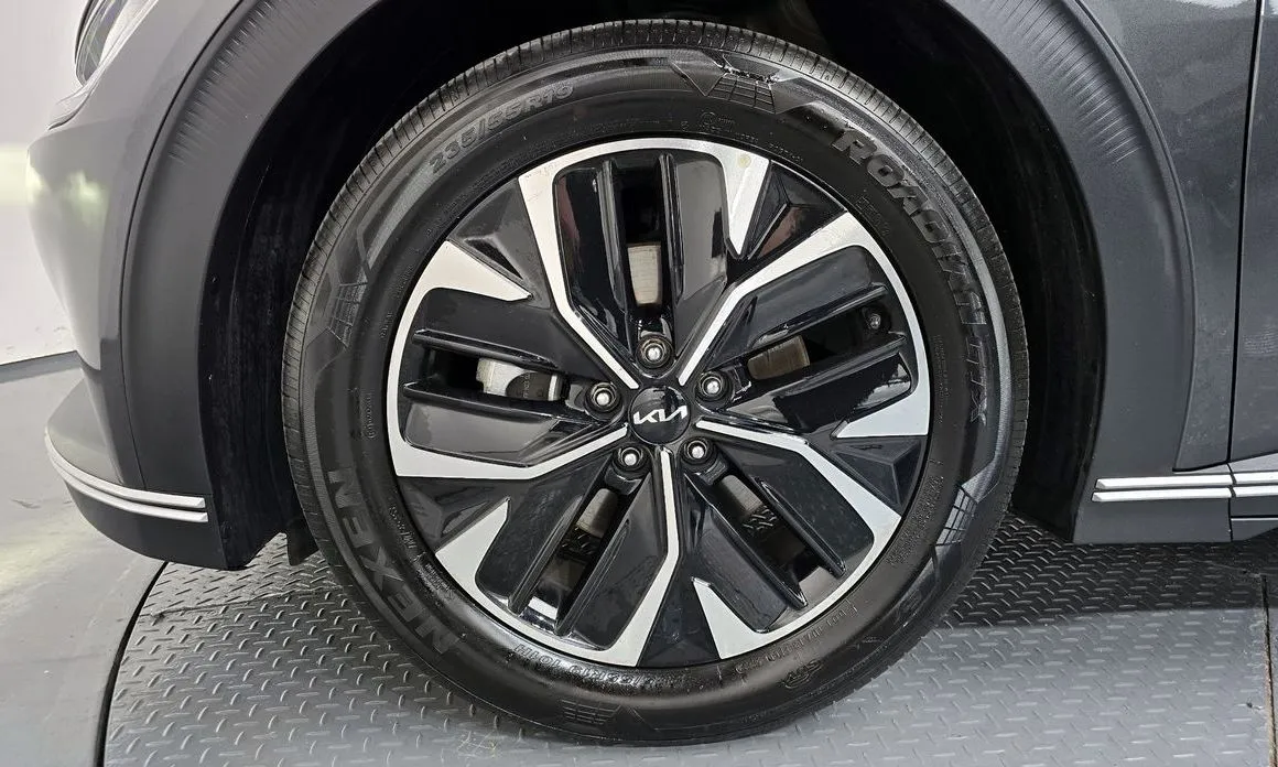 Kia EV6 2023 из KR, фото 9
