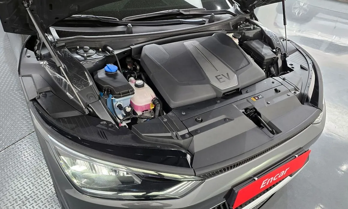 Kia EV6 2023 из KR, фото 10