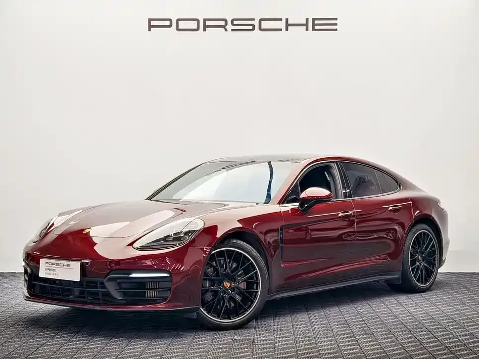 Porsche Panamera — фото 1